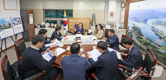 \"全羅北道イムシル郡が「2036未来発展戦略策定研究用役」第2次中間報告会を開き、今後10年を導く未来ビジョンと分野別の主要事業を点検した。（임실군提供、再販およびDB禁止）2026.4.17/ニュース1\"
