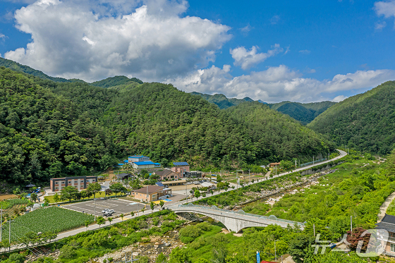 \"インジェ　ハチュリ山村。(インジェ郡提供。再販およびDB禁止)/ニュース1\"