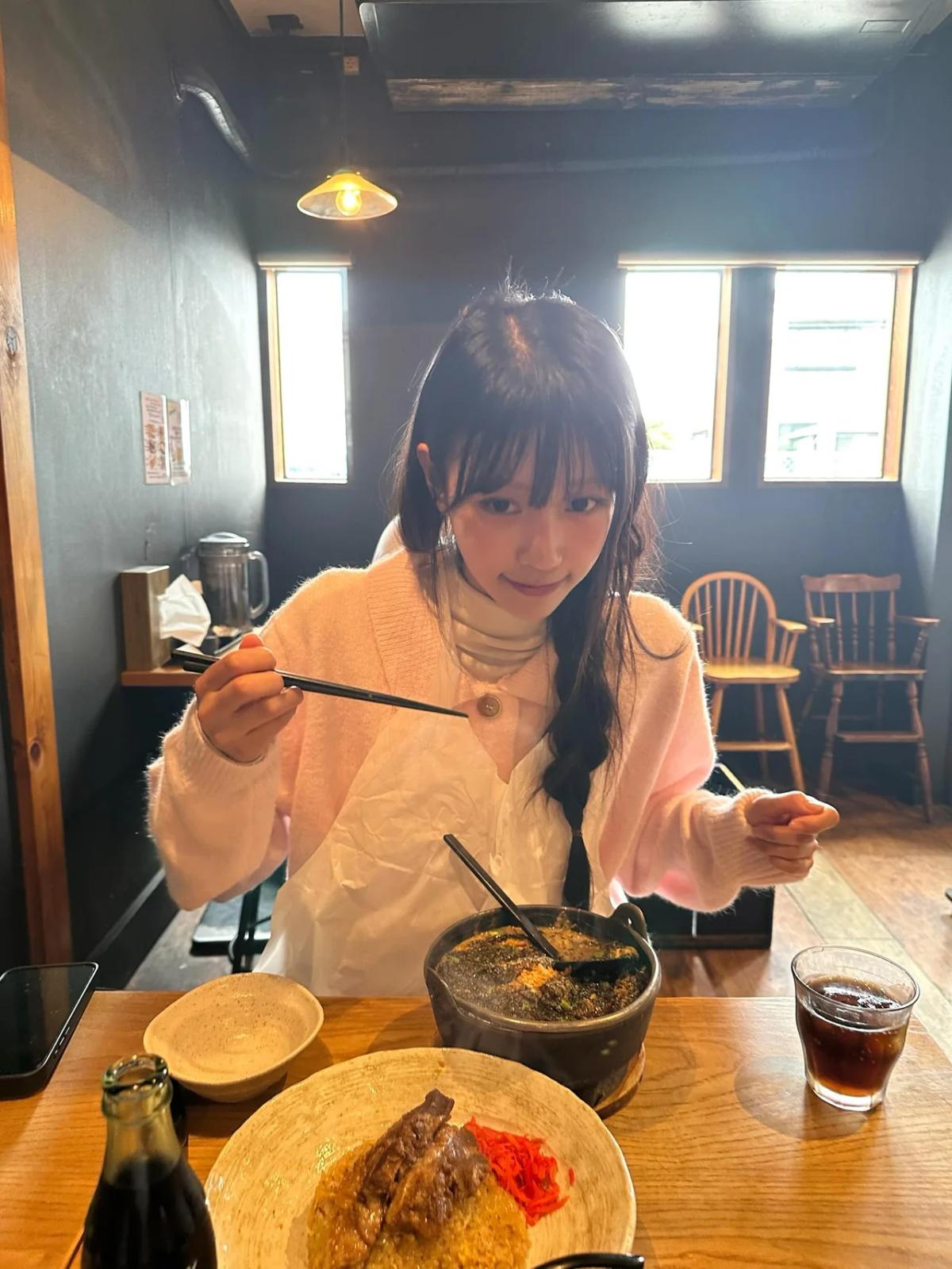 イミジュの「東京 OOTD」… ピンクとブラックの巧みなカラーコントラスト