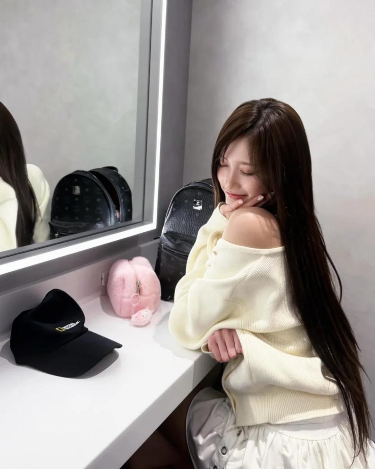 IVEのイーソの「東京 OOTD」キーワード…オーバーサイズとチェリープリント