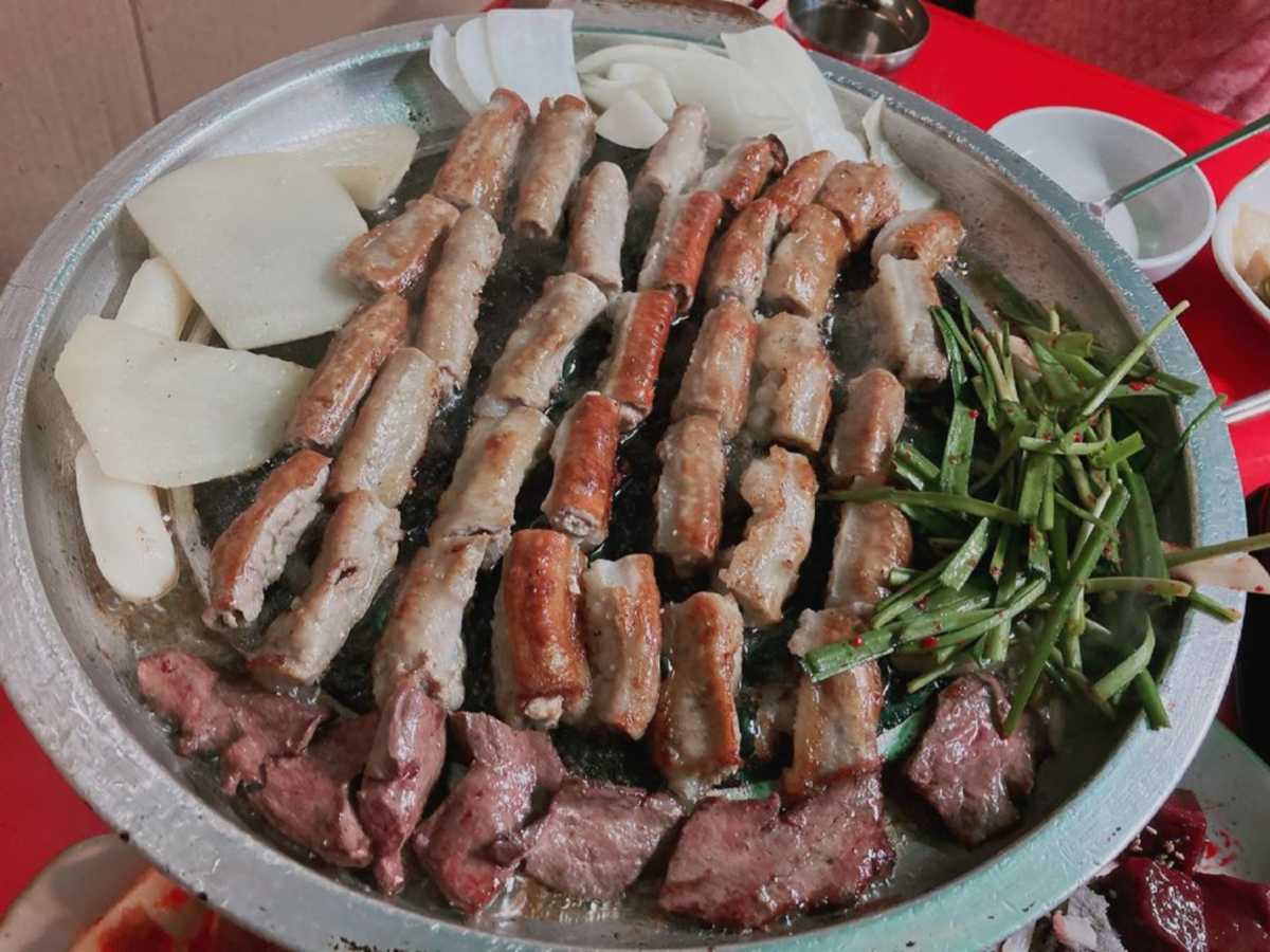 \"仕上げの炒飯の写真\"