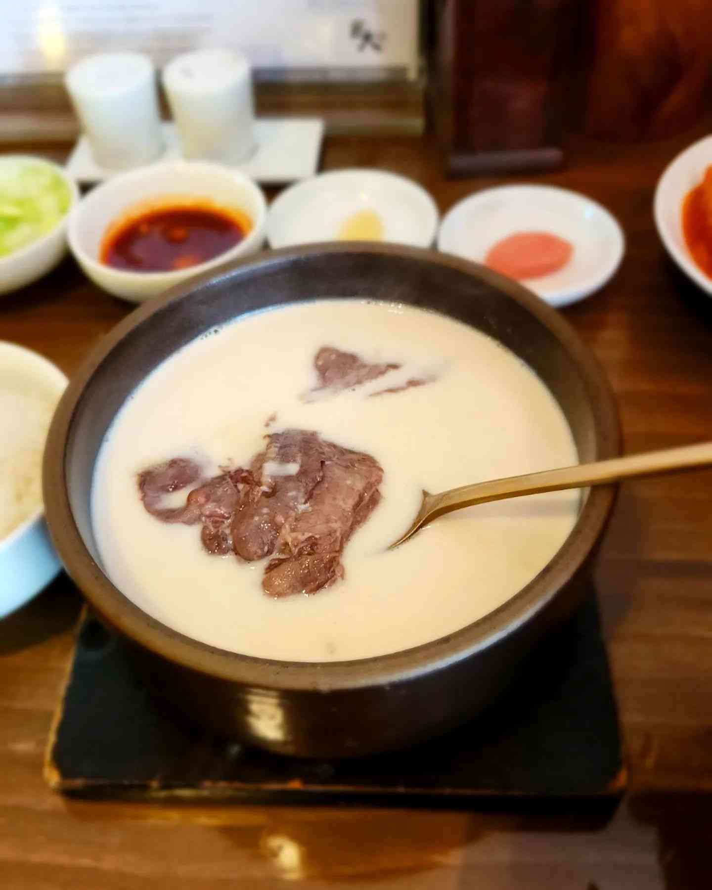 名品コムタン店