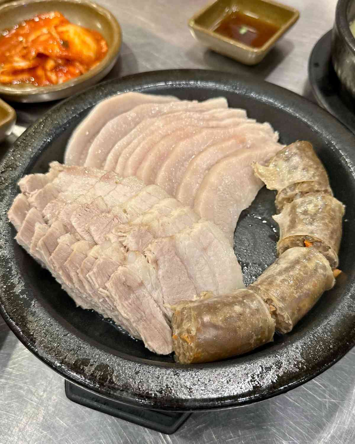 行列必至の名店