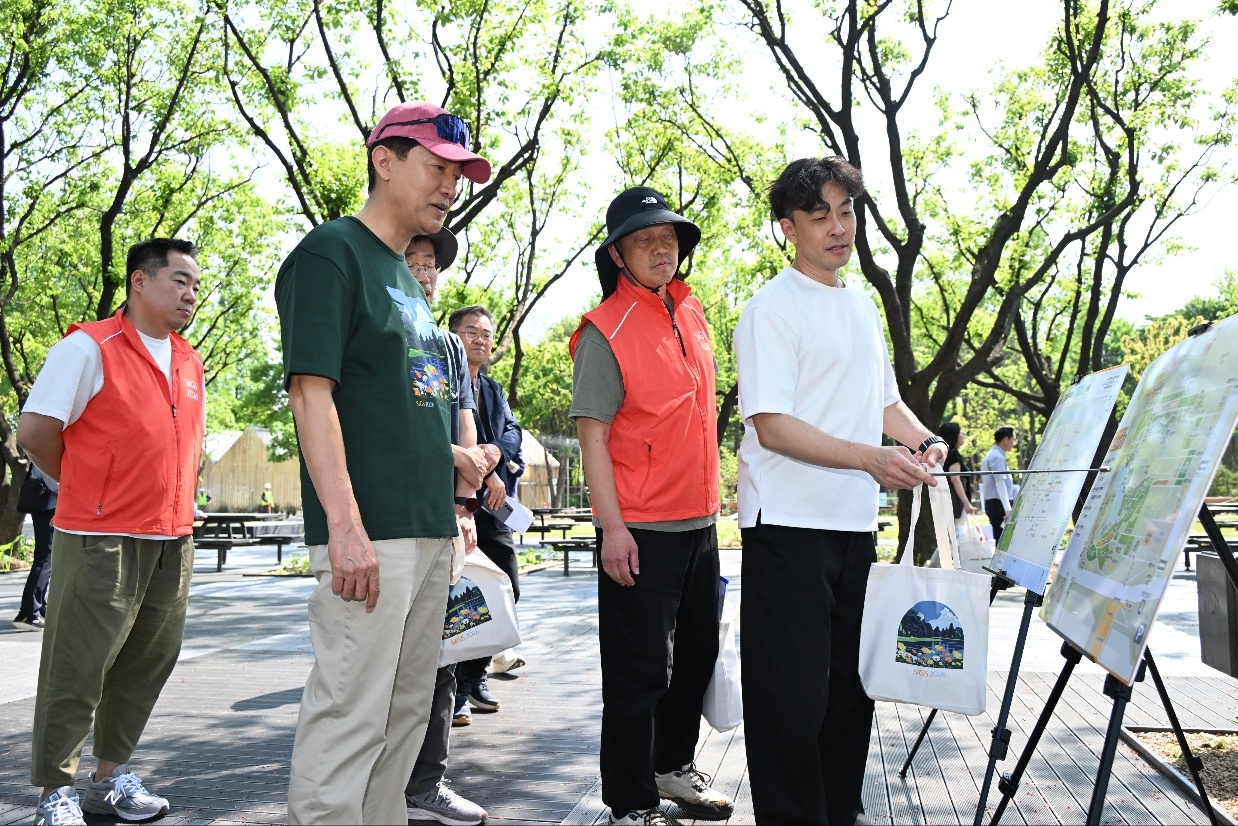 オ・セフンソウル市長が5月1日から開幕する「2026ソウル国際庭園博覧会」の会場、ソウル森林を25日午後2時に訪れ現地点検を行った