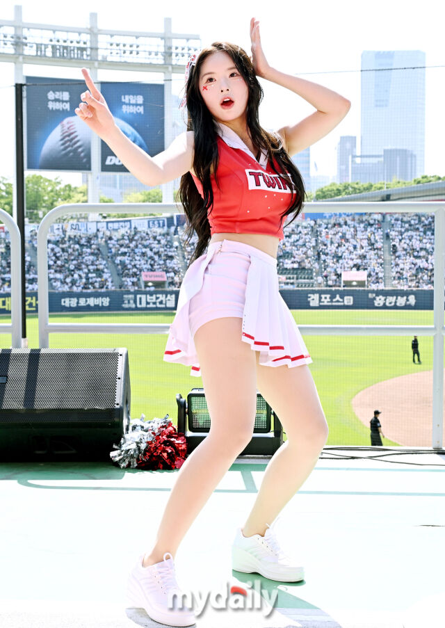 [MDフォト] チアリーダー ヤン・ヒョジュ、'女子高生チアリーダーのハラハラする応援'