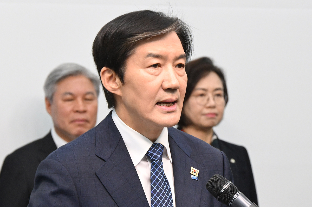 \"チョ・グク（チョ・グク革新党代表）が4月14日、ソウル・汝矣島の国会で記者会見を開き、平沢選挙区の国会議員補欠選挙への出馬を表明している。オ・スンヒョン記者