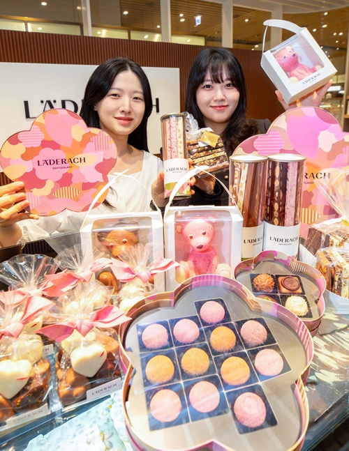\"写真=現代百貨店\"