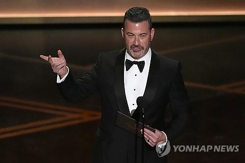 司会者ジミー・キメルの写真