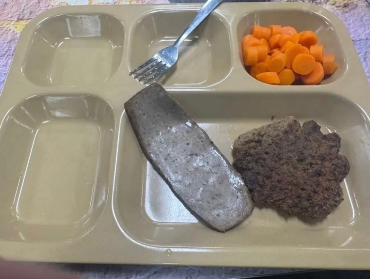 米軍航空母艦の配食の屈辱