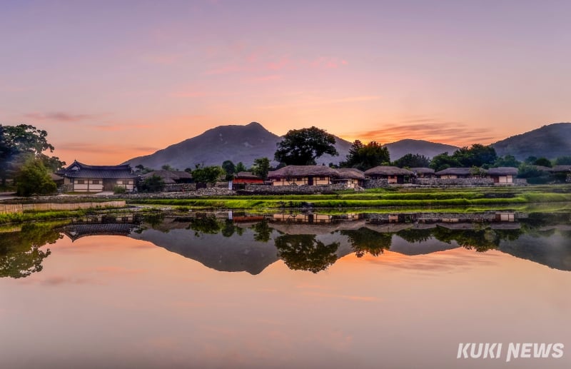 外岩村.