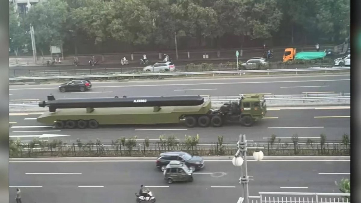 核搭載超大型水中ドローン登場か…中国、建国記念日に新兵器大量露出