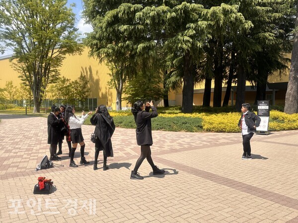 관람객들이