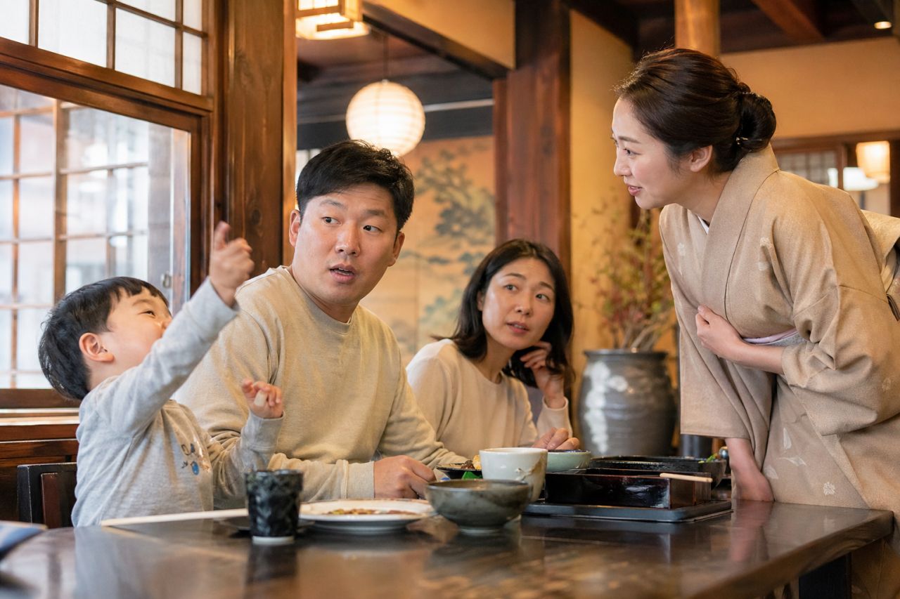 그,