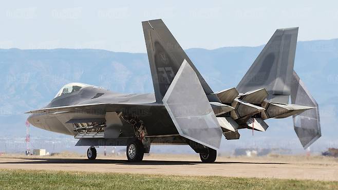 \"イランに武器支援を表明し、米軍機を撃墜するとしてイラン側に立ったある国の断固たる姿勢