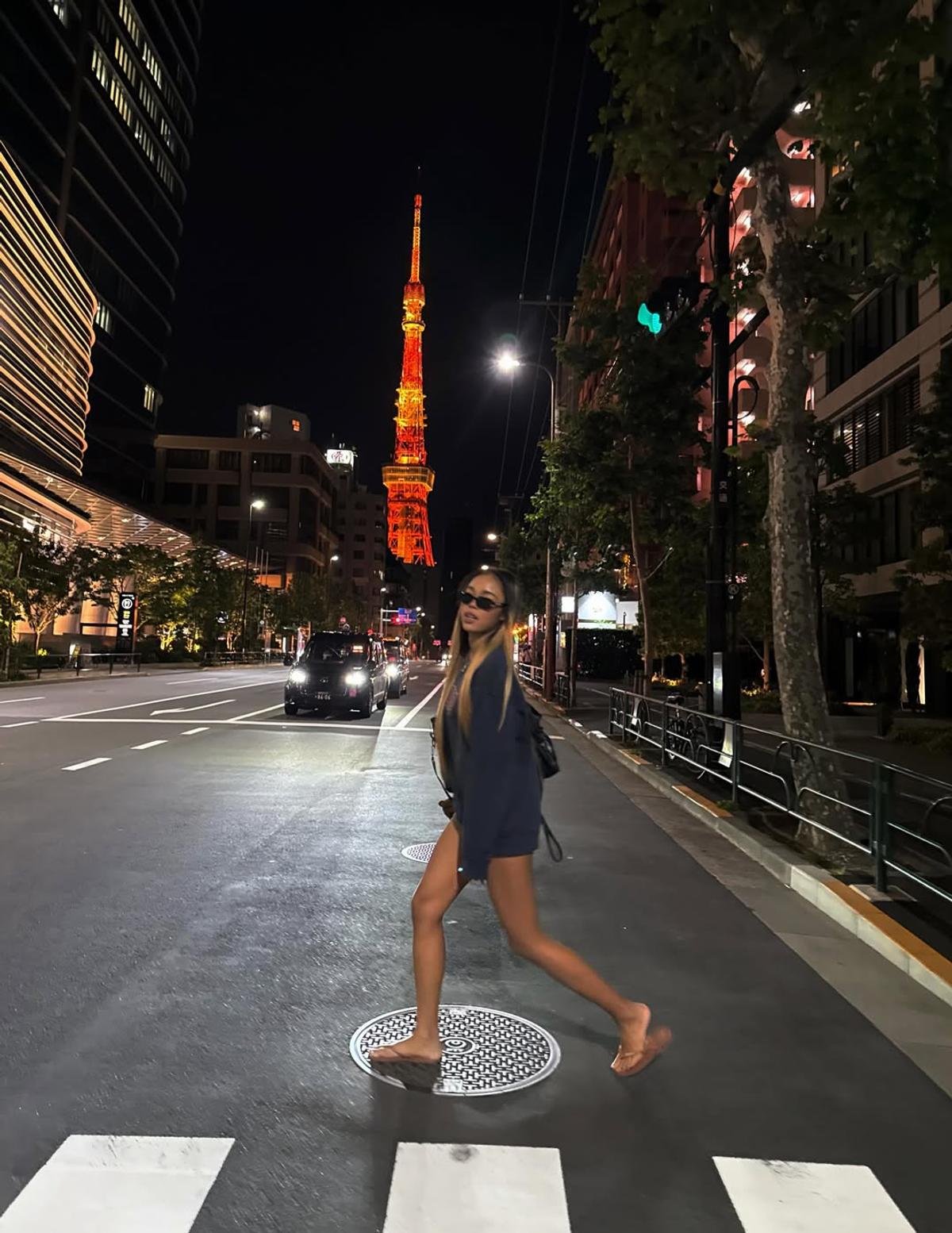下半身消失ルックがこんなに洗練されるとは、パク・ジェニのように着てみて