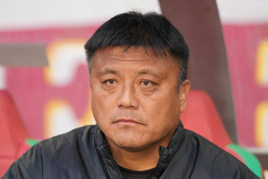 ▲ 日本サッカー界で在日韓国人の模範とされるチョ・ギジェ京都サンガFC監督が今シーズン終了後に監督を退任することになった。ⓒ 日本「サッカーキング」