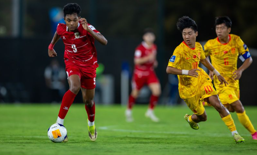 ▲ 自国サッカー界で「歴代最強」と評される中国U-17代表が、アジアカップ本戦グループリーグ第1戦でインドネシアに一撃を受けた。今年、インドネシアと行った2度の強化試合を合計10-2で圧勝していただけに、本戦での敗戦の衝撃は大きい。ⓒ AFC