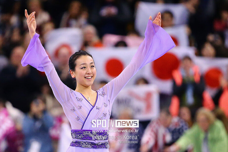 ▲ 本田真凜にとって何よりも大きな力となった存在は日本フィギュアの伝説、浅田真央（写真）であった。本田は「辛い時には浅田先輩が必ず先に連絡をくれた」と語り、「全日本選手権が終わった後には『子供の頃から最後まで逃げずにここまでやり遂げたのは本当に素晴らしいことだ』と言ってくださった』と伝えている。その一言は長い選手生活を耐えてきた本田にとって大きな慰めとして残された。