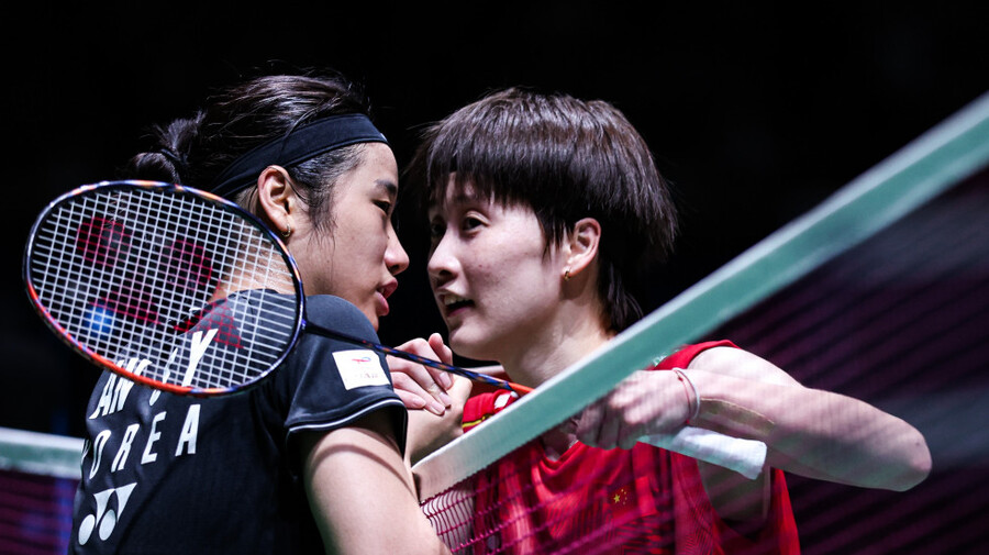 ▲ 手強い宿敵チェン・ユーフェイを振り切り決勝の舞台に立ったアン・セヨンが、山口の勢いを止めてもう一つの金色のスマッシュを成功させられるか注目が集められている。 ⓒ 世界バドミントン連盟