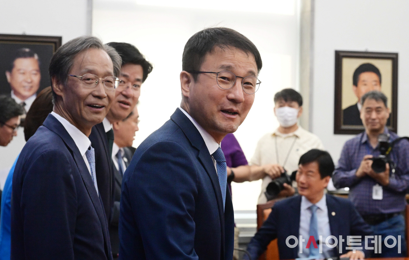 共に民主党の院内代表、한병도（ハン・ビョンド）が14日、国会で開かれた政策調整会議に出席している。