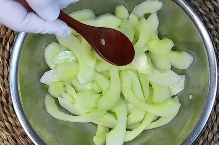\"\"