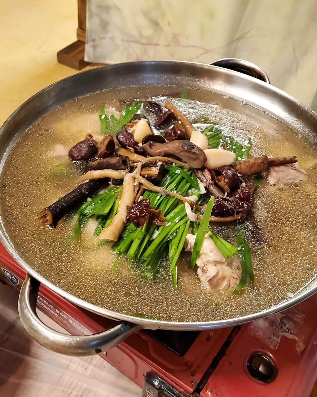 1538너래바우本店の外観