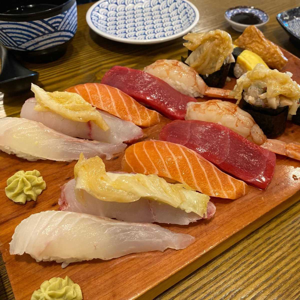 \"厚切りの刺身（ham2.hamのInstagram）\"