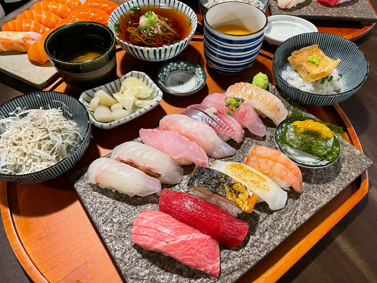 \"料理の盛り合わせ（公式ネイバープレイス）\"
