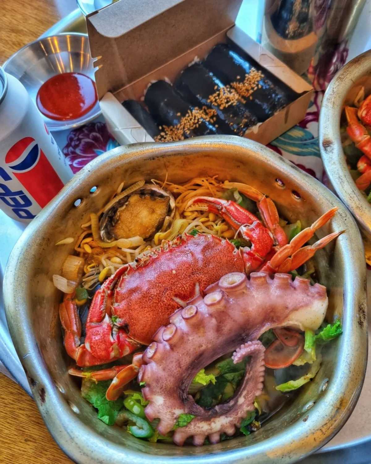 仁川「海の前ラーメン店」の店内・料理写真