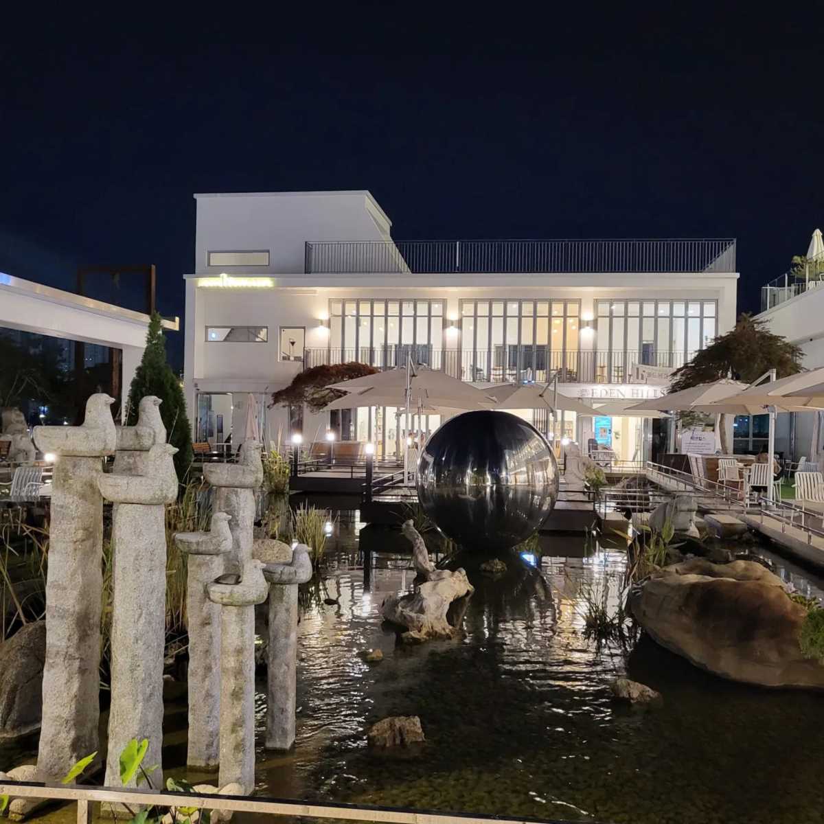 \"ゴールドヘーゲルの店内\"