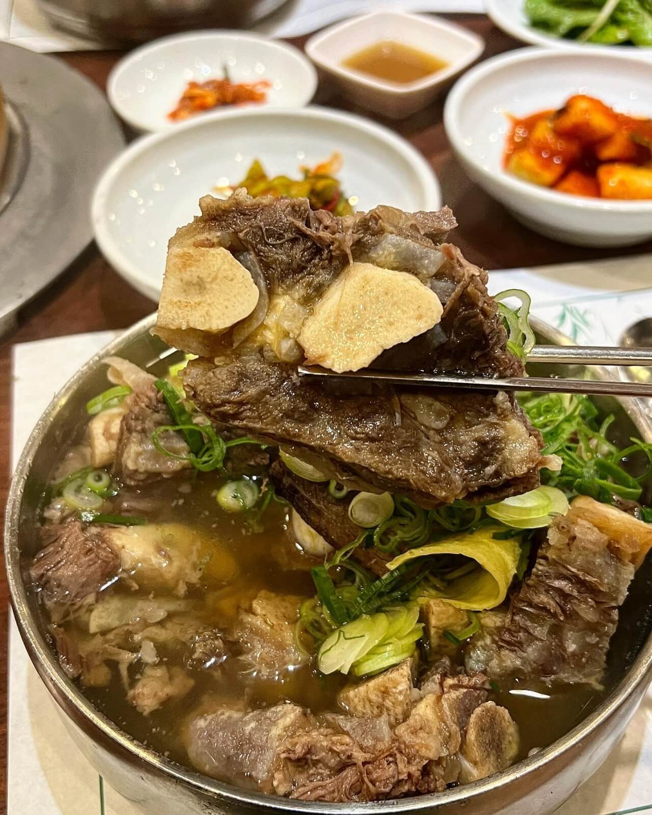 \"バードナムチプの料理写真\"