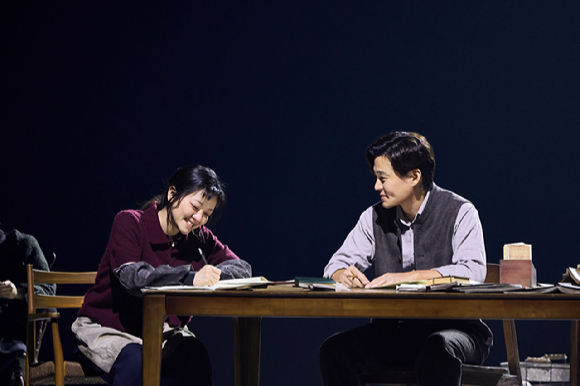 \"演劇『バーニャ叔父さん』【写真=LGアートセンター】\"