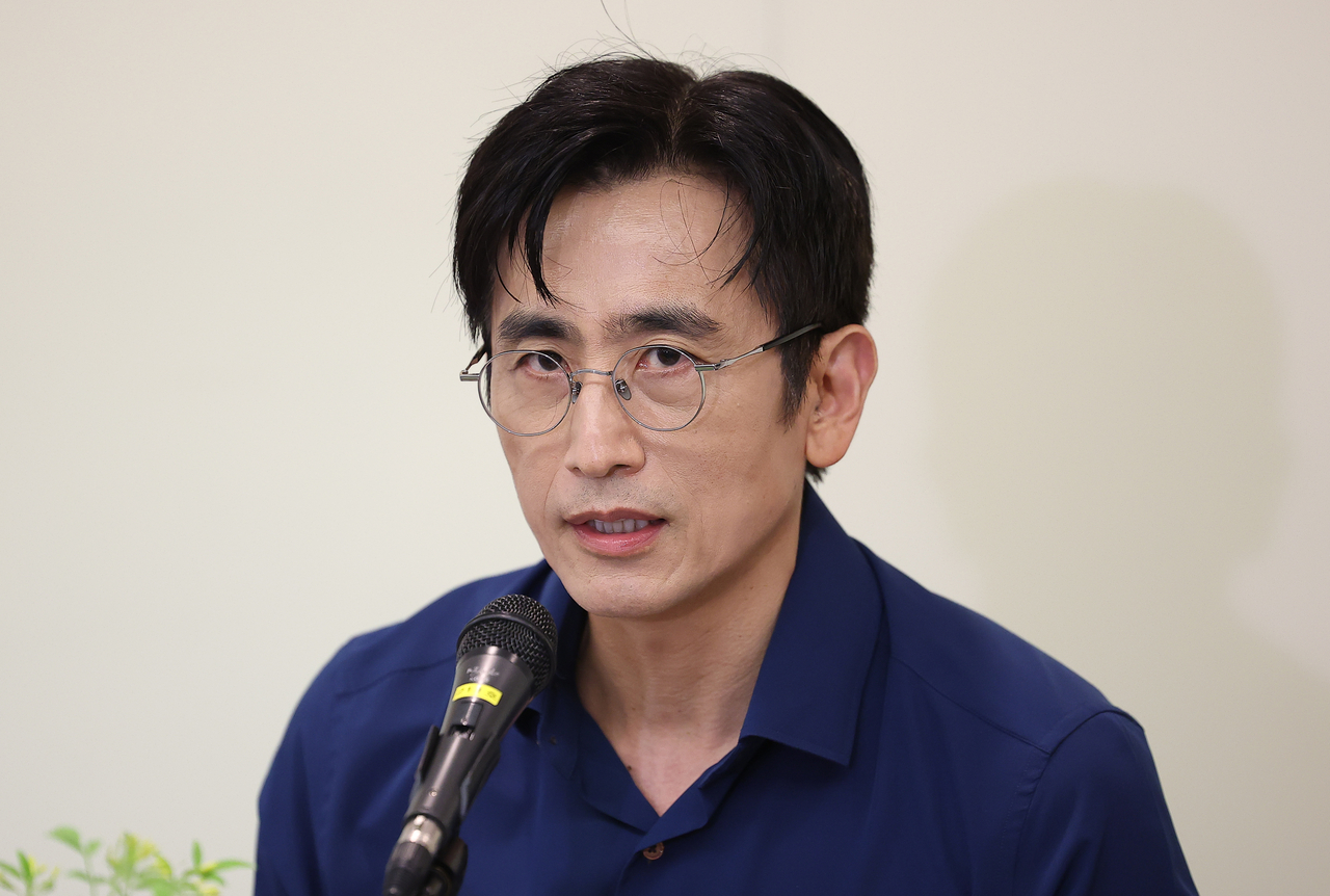 作家兼俳優チャ・インピョが韓国初演作『死んだ詩人の社会』を通じて初めて演劇舞台に挑む [연합]