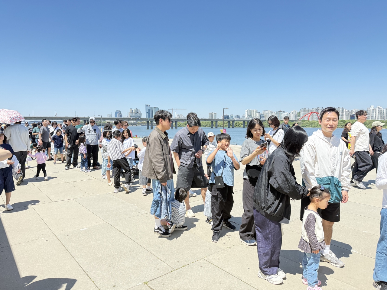 \"3日と5日、汝矣島漢江公園の水辺ステージ一帯で『2026