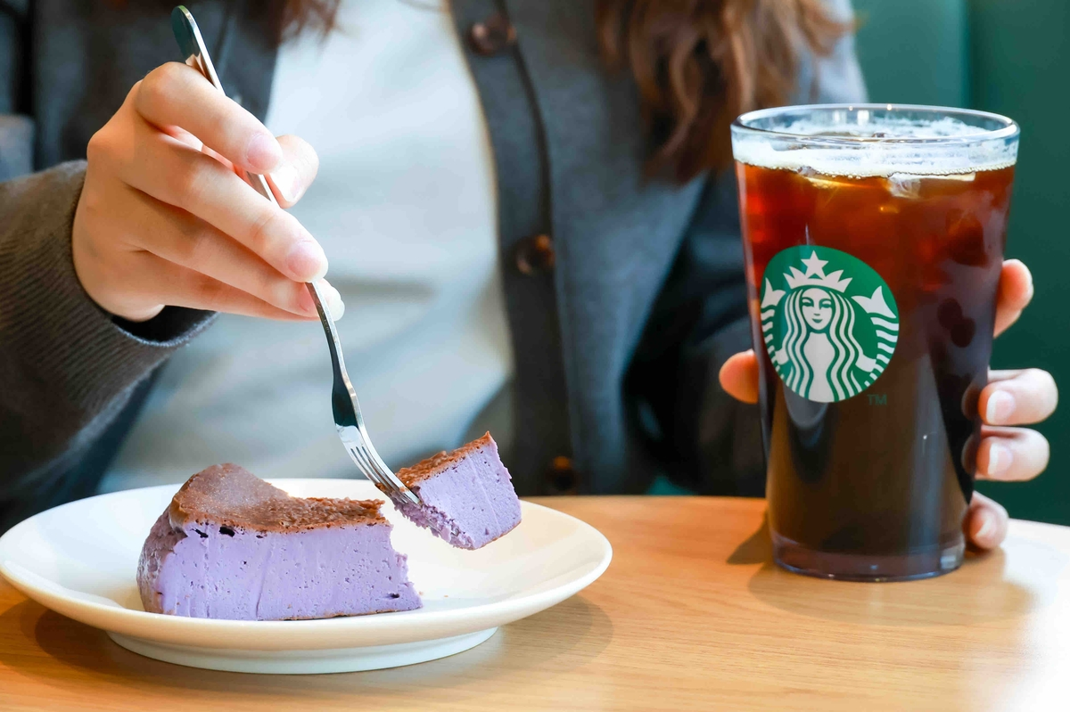 ウベ バスクチーズケーキ [스타벅스 코리아 제공]