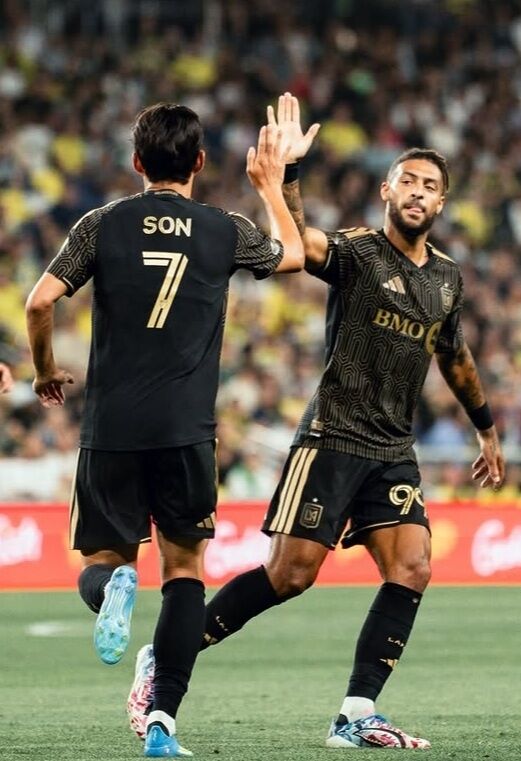 ソン・フンミンとブアンガが2026年5月、米ナッシュビルで行われた2026シーズンMLSの試合で挽回ゴールを演出した。/LAFC
