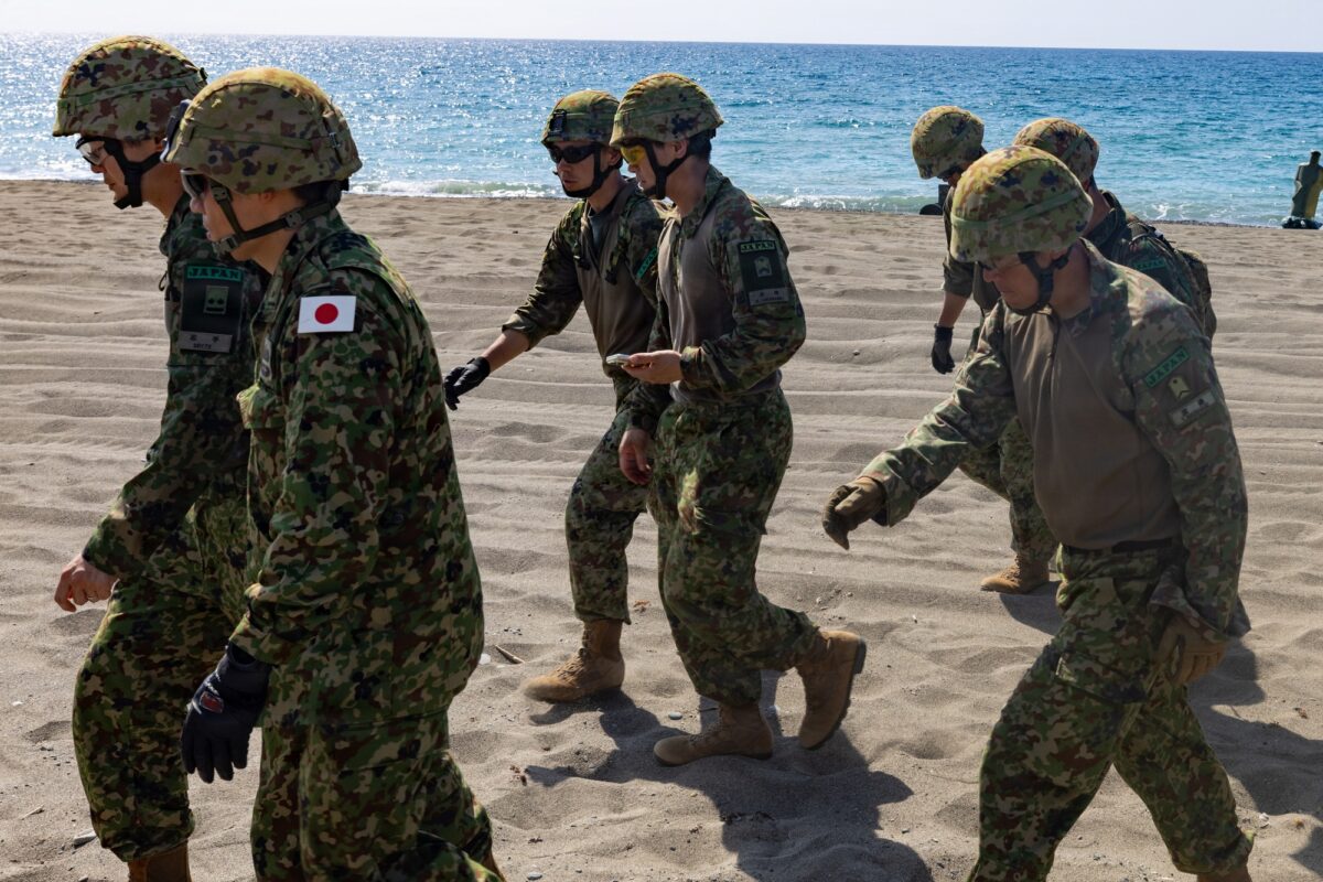 \"日本の防衛産業の輸出緩和\"