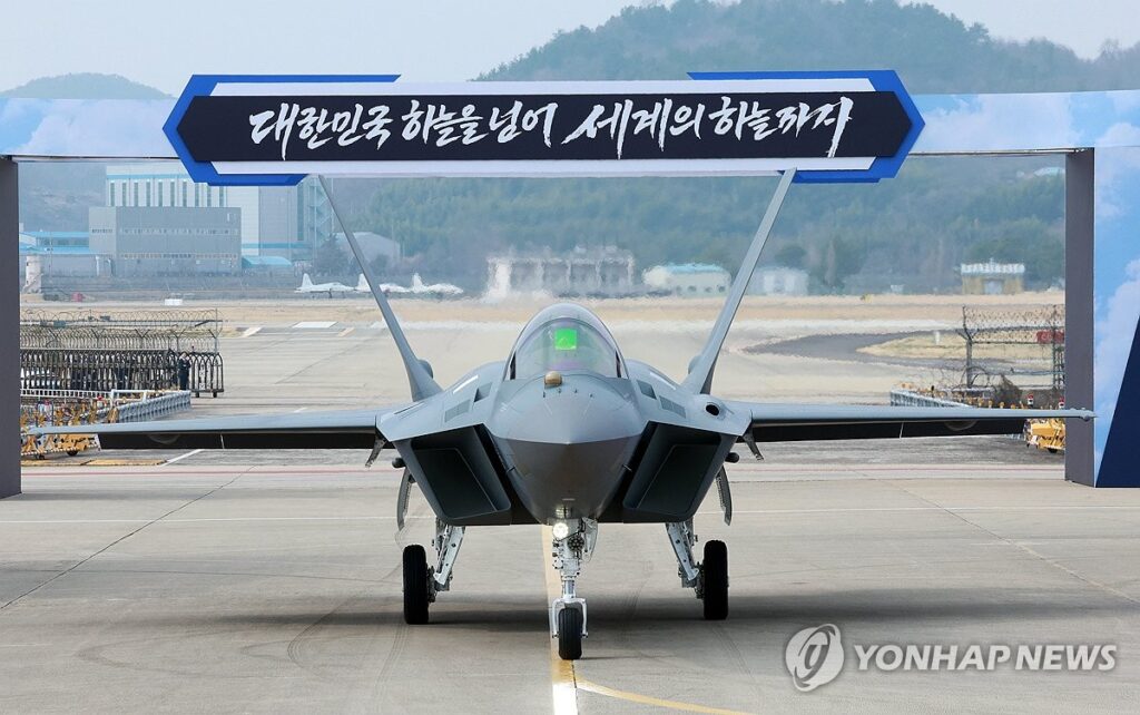 中国の防空網を突破する妙案が登場…米空軍が調達を急ぐ空中戦の正体 8 KF-21