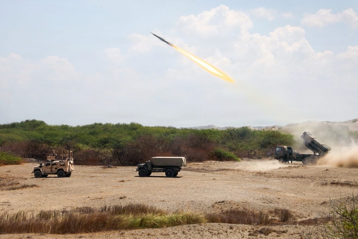 \"日本の武器輸出規制緩和\"