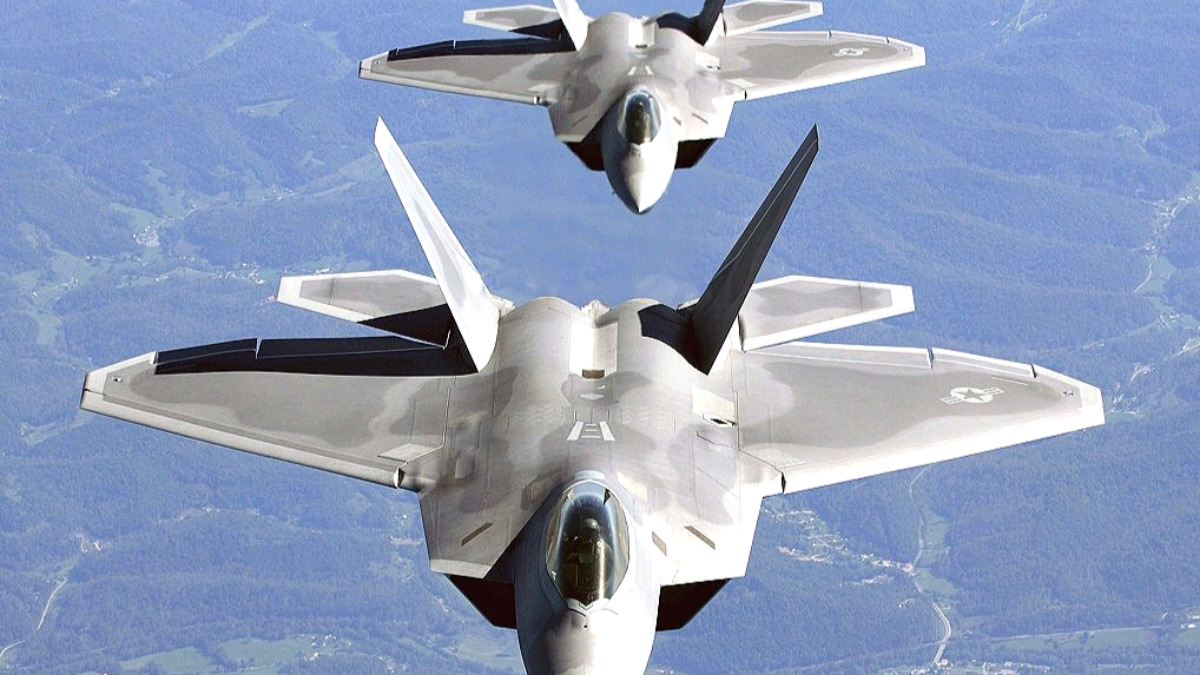 \"爆撃機\"