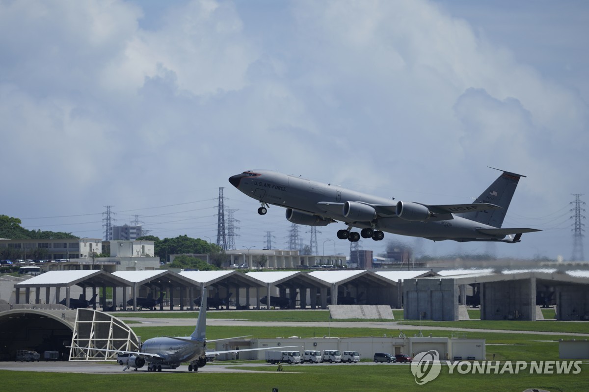 \"爆撃機\"