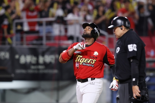 試合を振り返る場面