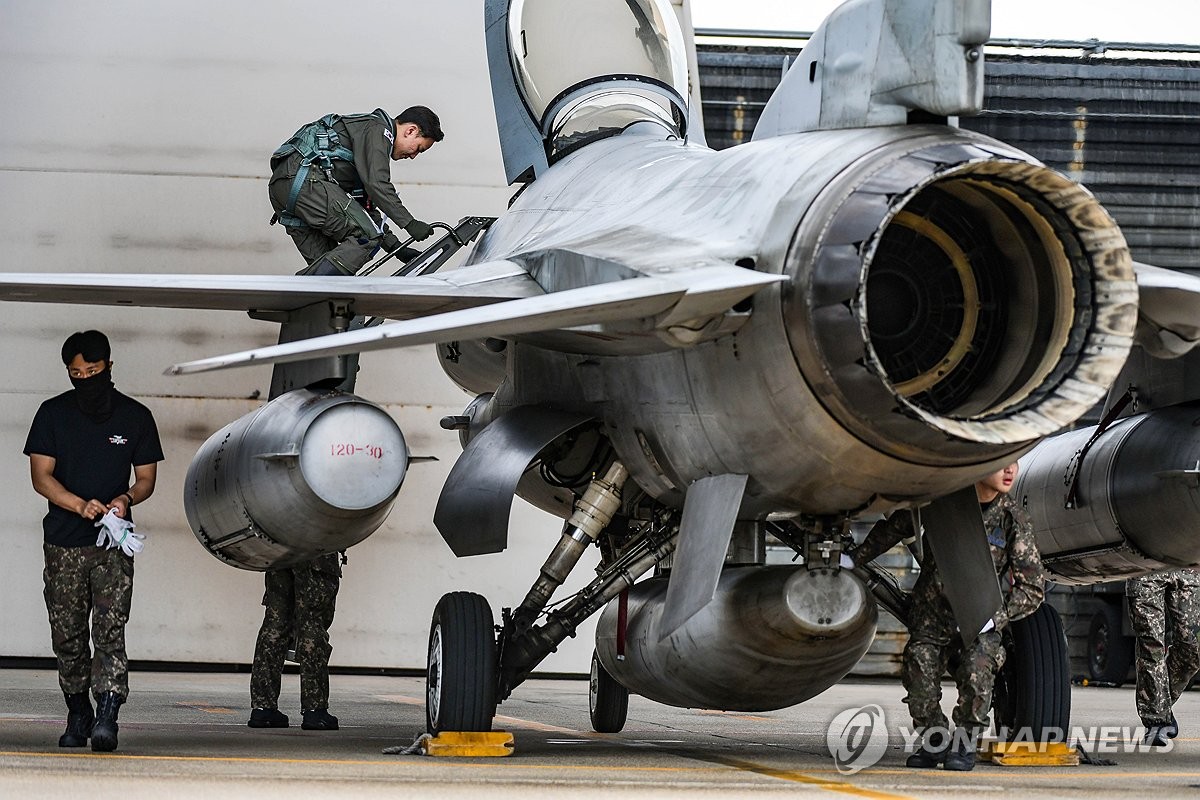 空軍操縦士10年の流出