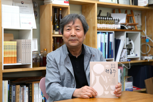 \"朴運石院長の写真\"