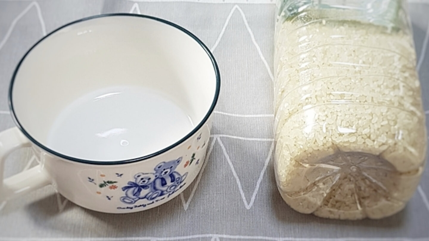 電子レンジ用の容器と皿