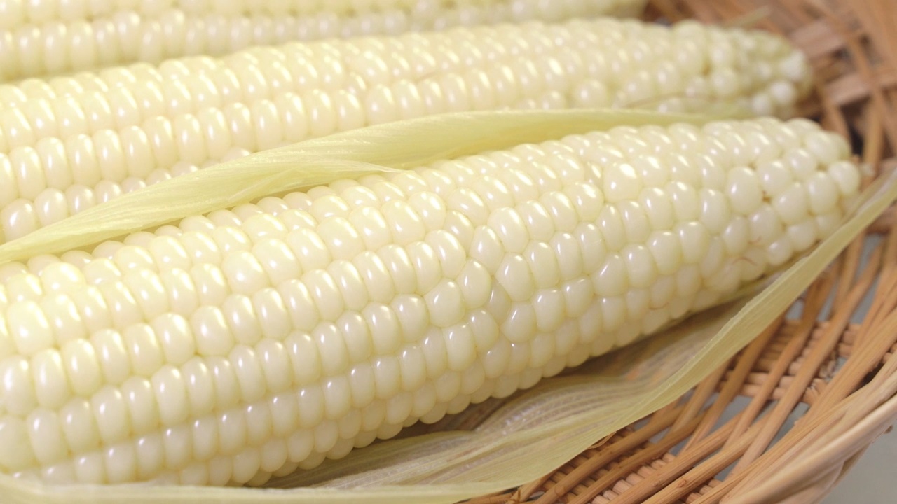 How to Boil Corn