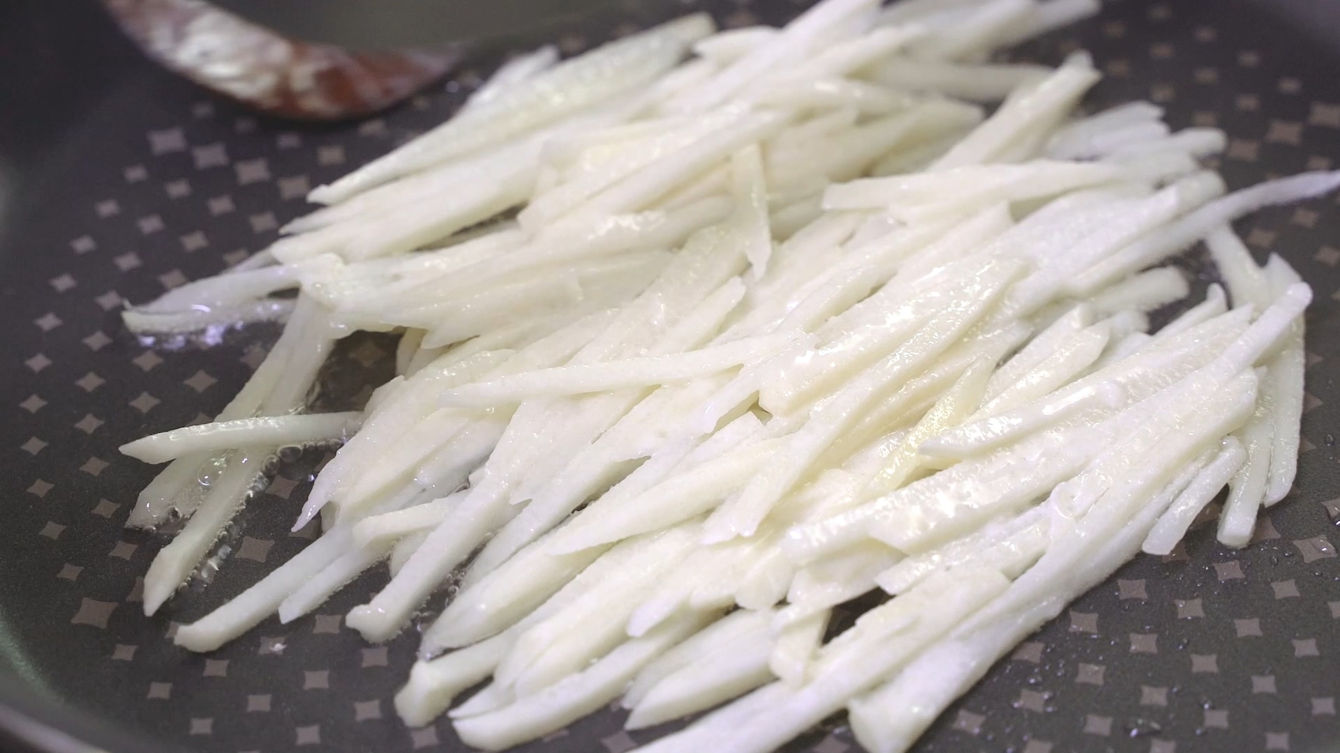 \"じゃがいもの千切りチヂミの作り方\"