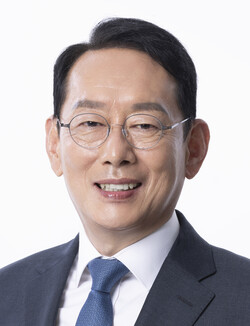 キム・ドウプ国会議員（釜山広域市・江西区）。 /キム・ドウプ議員室