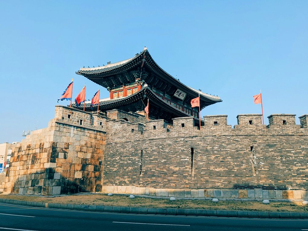 水原華城 / ⓒ Note Thanun on Unsplash