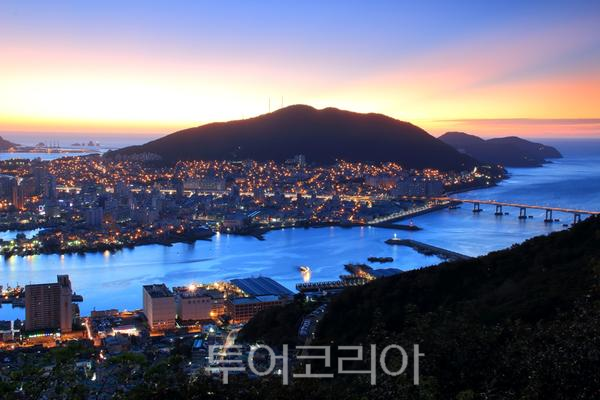 鳳来山 /写真-影島区文化観光課